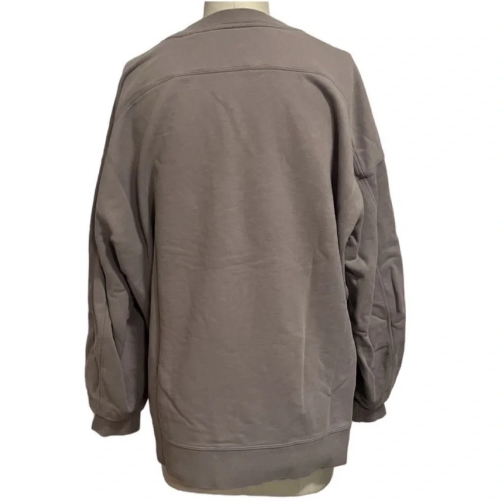 DIY Lululemon Perfectly Oversized Cropped
Crew Bleach Marked Sweater Project - Picture 4 of 6